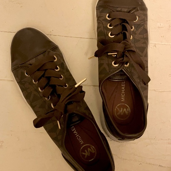 Michael Kors brown leather / nylon tennis shoe 8.5 - Picture 2 of 3
